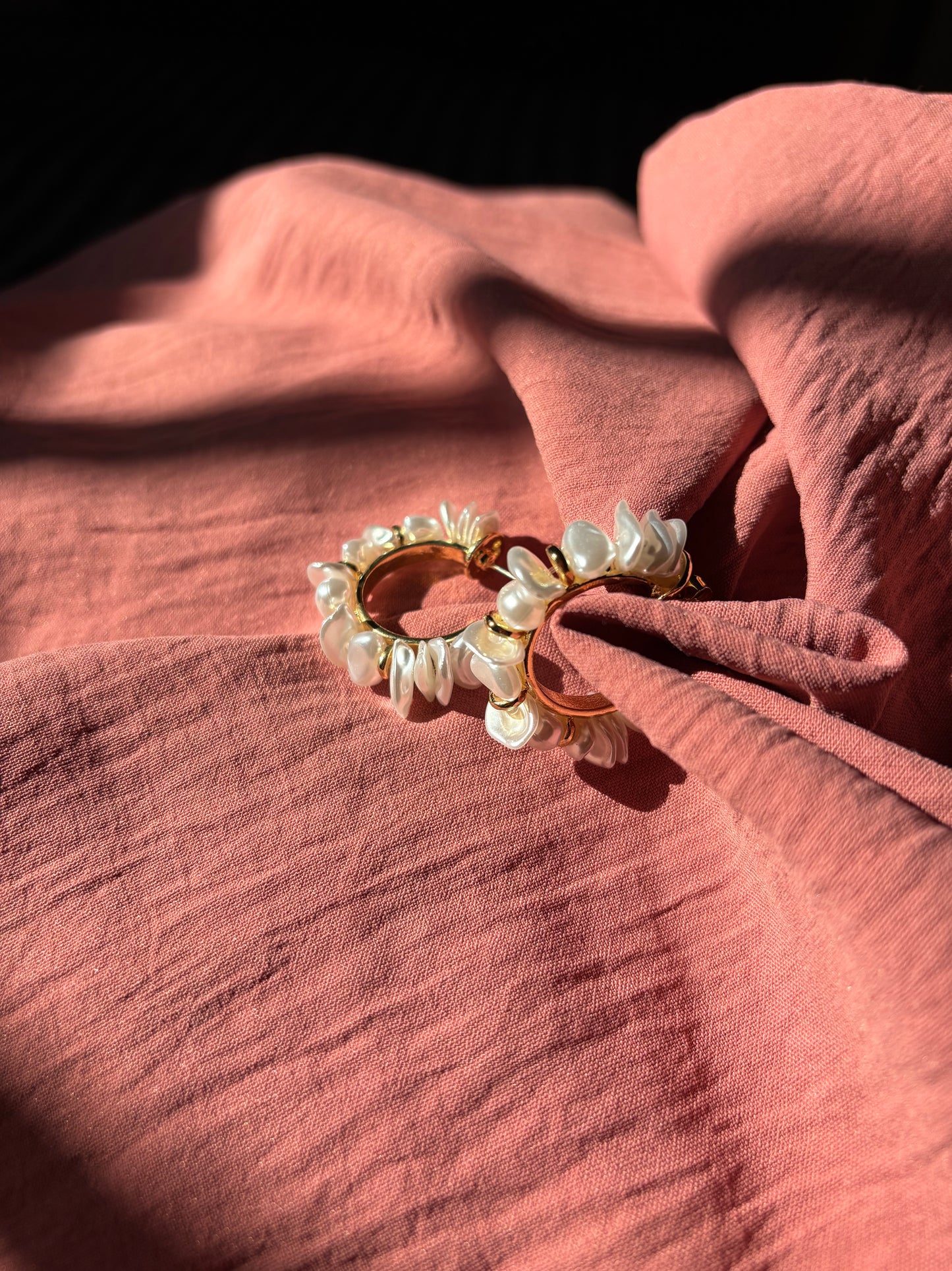 Isla Pearl Hoops