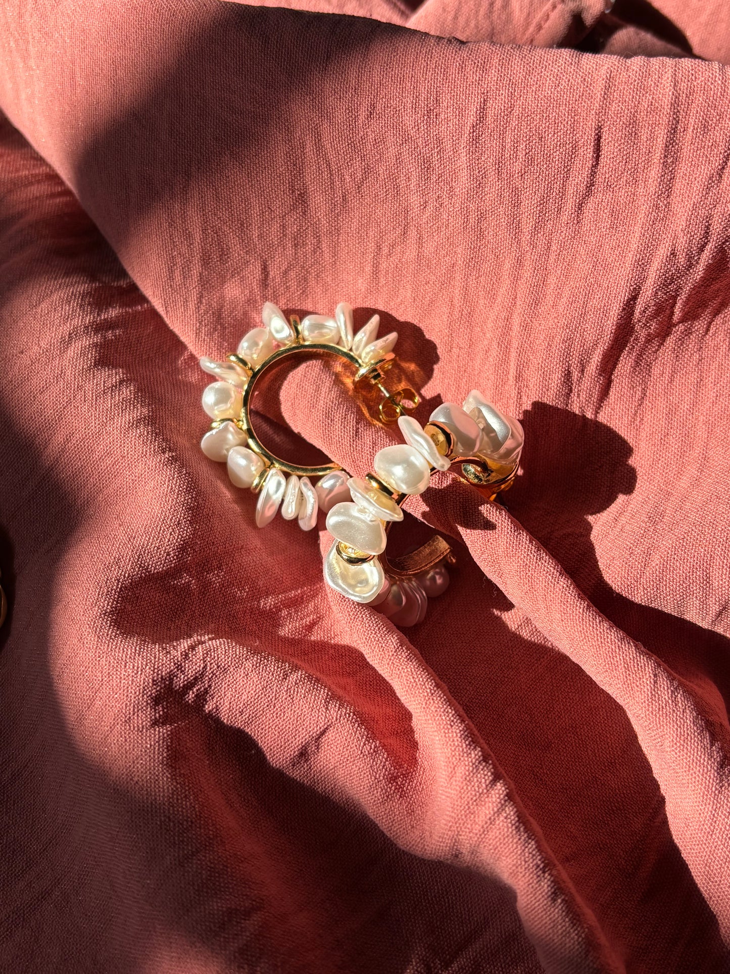 Isla Pearl Hoops