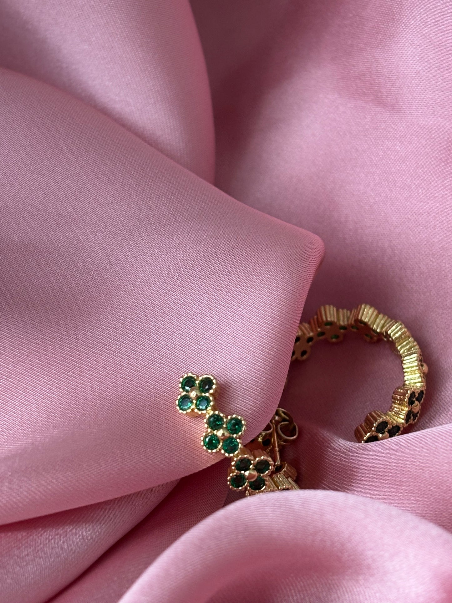 Esmeralda Hoops
