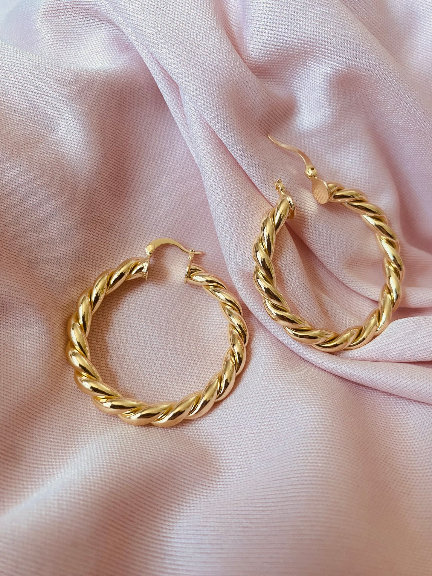 Aurora Hoops Medium
