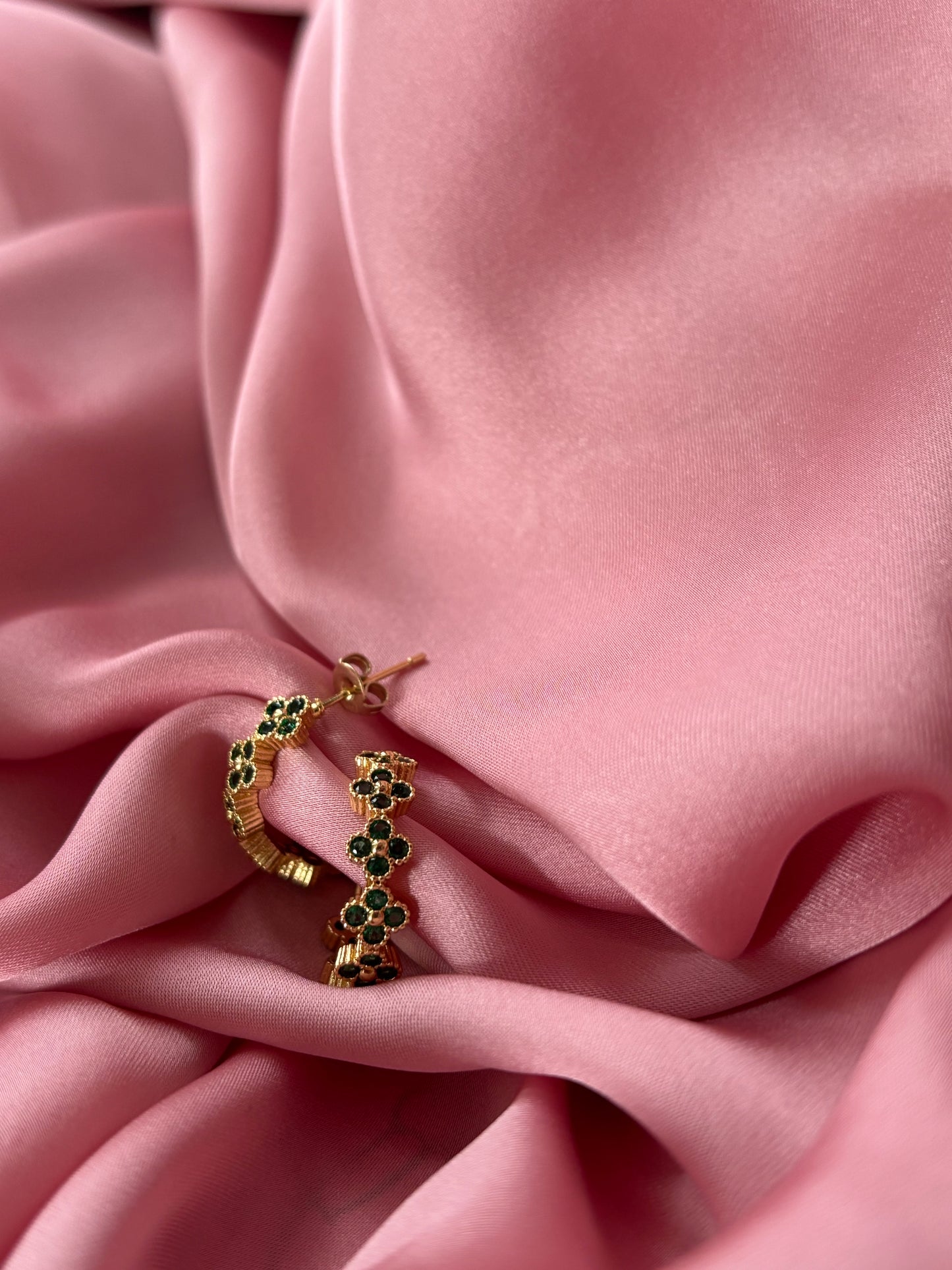 Esmeralda Hoops