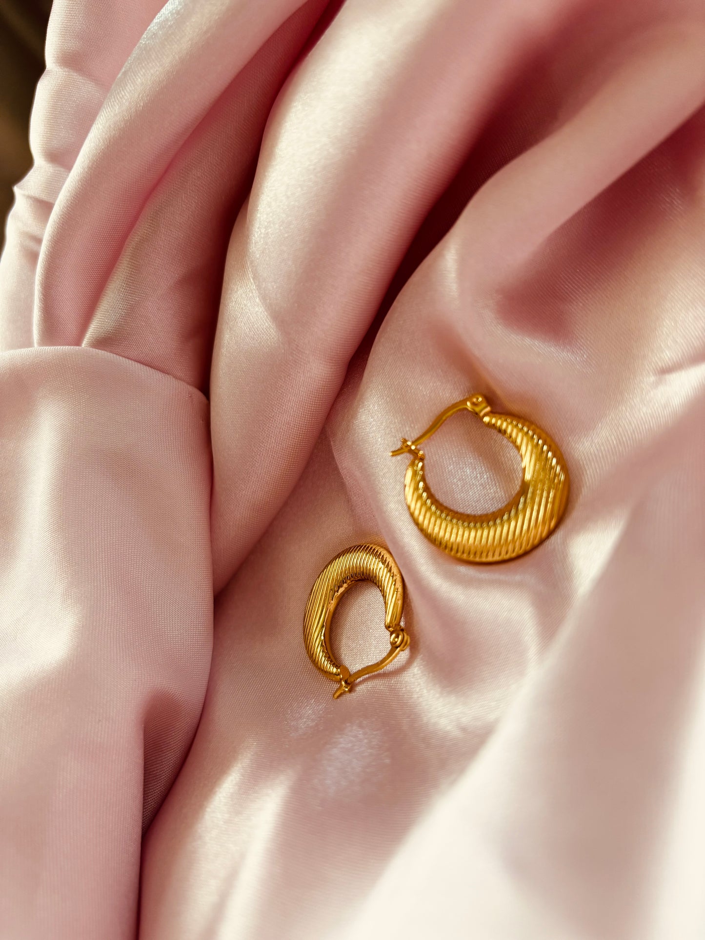 Julietta Hoops