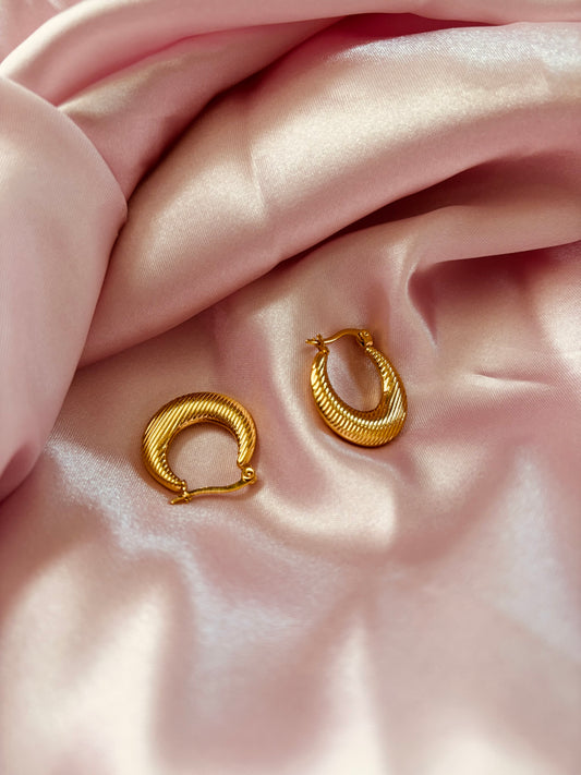 Julietta Hoops